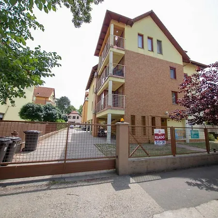 Apartament Siofoki *